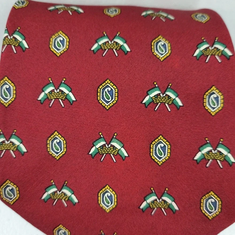 Tommy Hilfiger Vintage Tie red Silk USA Italian geometric flag 57